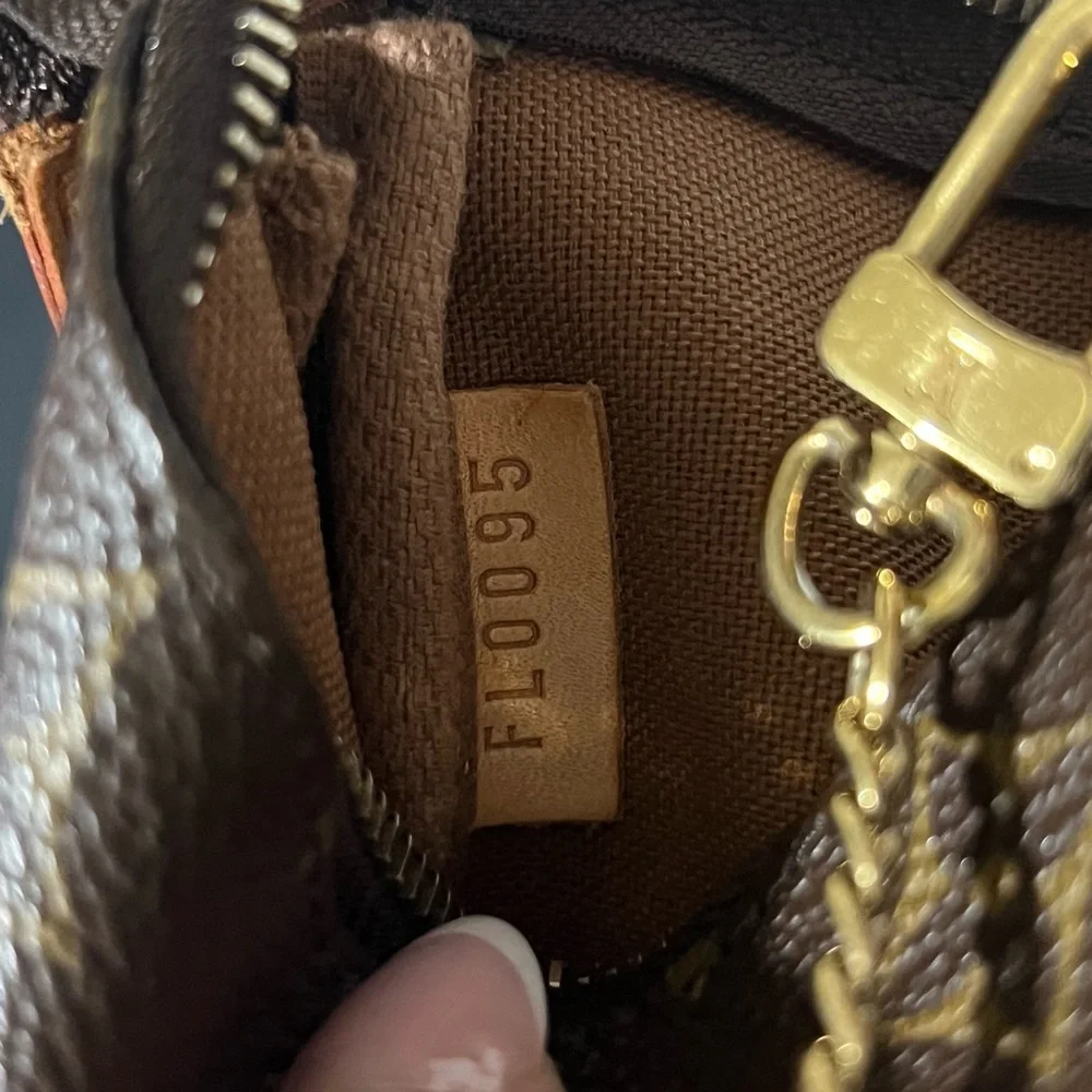 Louis Vuitton Monogram Mini Pochette - Picture 6 of 6